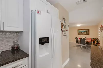 11559 SW 7th St, Sweetwater, FL 33174 - Photo 9
