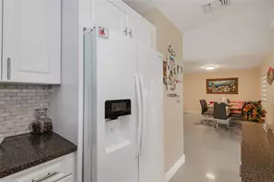 11559 SW 7th St, Sweetwater, FL 33174 - Photo 9