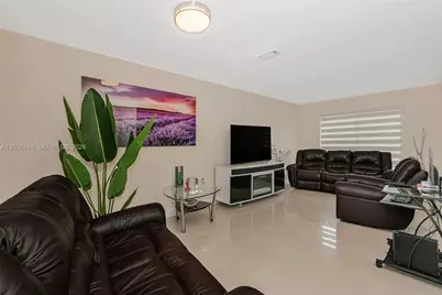 11559 SW 7th St, Sweetwater, FL 33174 - Photo 1