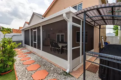 11559 SW 7th St, Sweetwater, FL 33174 - Photo 27