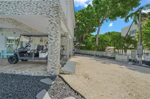 203 Pimilico Ln, Key Largo, FL 33037 - Photo 3