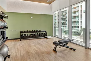 77 SE 5th St, Miami, FL 33131 - Photo 29