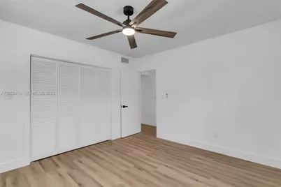 205 NE 123rd St, North Miami, FL 33161 - Photo 39
