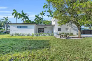 205 NE 123rd St, North Miami, FL 33161 - Photo 47