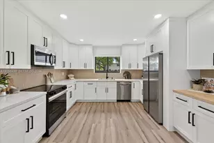 205 NE 123rd St, North Miami, FL 33161 - Photo 13