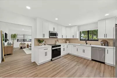 205 NE 123rd St, North Miami, FL 33161 - Photo 13
