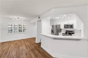 9005 W Sunrise Blvd, Plantation, FL 33322 - Photo 11