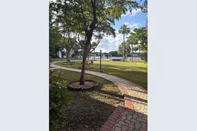 671 NE 195th St #404E, Miami, FL 33179 - Photo 17