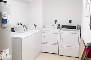 671 NE 195th St, Miami, FL 33179 - Photo 11