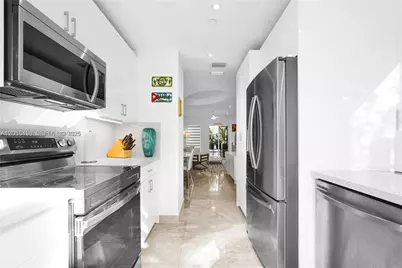 200 Washington Ave #15, Miami Beach, FL 33139 - Photo 5