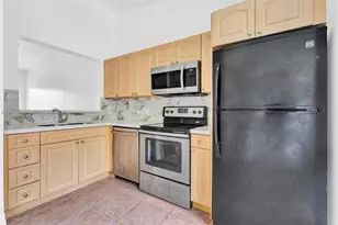 7851 NW 6th St, Pembroke Pines, FL 33024 - Photo 9