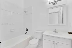 7851 NW 6th St, Pembroke Pines, FL 33024 - Photo 15
