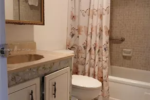1100 St Charles Pl, Pembroke Pines, FL 33026 - Photo 9