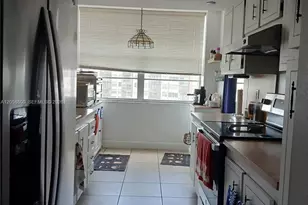 1100 St Charles Pl, Pembroke Pines, FL 33026 - Photo 5