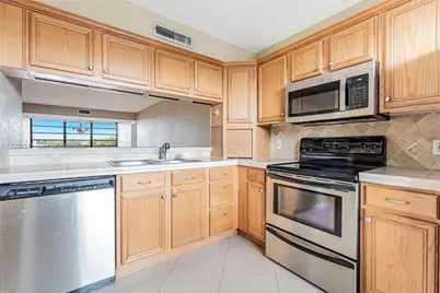 1705 Whitehall Dr #401, Davie, FL 33324 - Photo 11