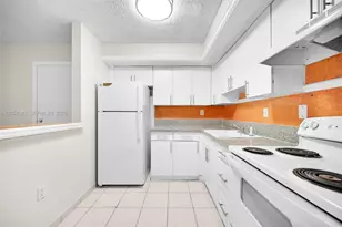 18965 NW 62nd Ave, Hialeah, FL 33015 - Photo 13