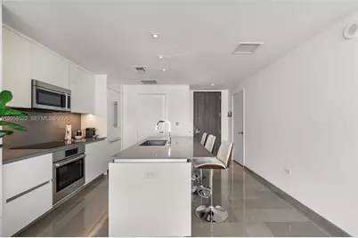68 SE 6th St #2306, Miami, FL 33131 - Photo 5