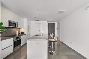 68 SE 6th St, Miami, FL 33131 - Photo 5