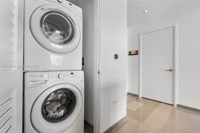 68 SE 6th St #2306, Miami, FL 33131 - Photo 23