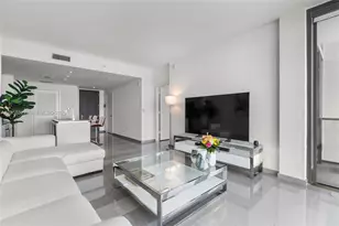 68 SE 6th St, Miami, FL 33131 - Photo 11