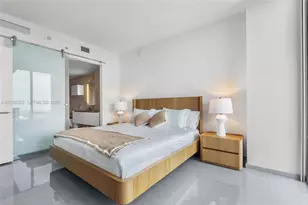 68 SE 6th St, Miami, FL 33131 - Photo 13
