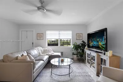 2701 Middle River Dr #3, Fort Lauderdale, FL 33306 - Photo 3