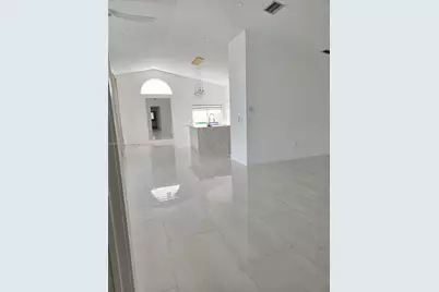 19640 NW 87th Pl #19640, Hialeah, FL 33018 - Photo 5