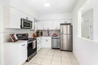 1271 NE 159th St, North Miami Beach, FL 33162 - Photo 3