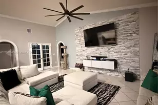 19450 NW 7th St, Pembroke Pines, FL 33029 - Photo 3