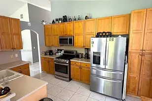 13237 NW 15th Ct, Pembroke Pines, FL 33028 - Photo 5