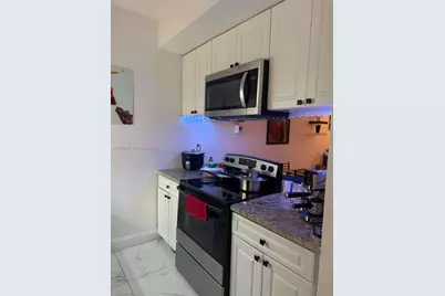 270 NW 71st Ave #4, Miami, FL 33126 - Photo 5