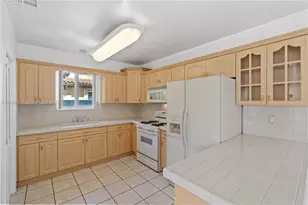 661 W 50th Pl, Hialeah, FL 33012 - Photo 19