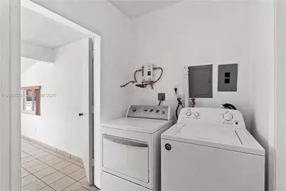 661 W 50th Pl, Hialeah, FL 33012 - Photo 35