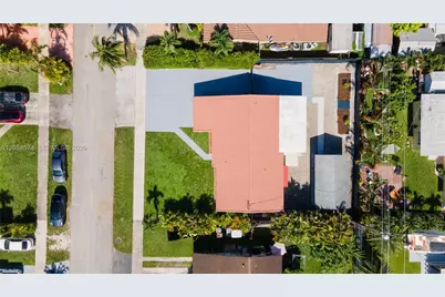 661 W 50th Pl, Hialeah, FL 33012 - Photo 9