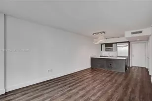 55 SE 6th St, Miami, FL 33131 - Photo 11