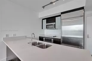 55 SE 6th St, Miami, FL 33131 - Photo 3