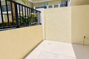 1000 Palm Trail, Delray Beach, FL 33483 - Photo 9