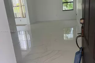 10875 NW 7th St, Miami, FL 33172 - Photo 3