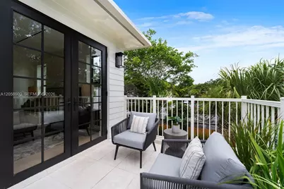 3372 Charles Ave, Miami, FL 33133 - Photo 15