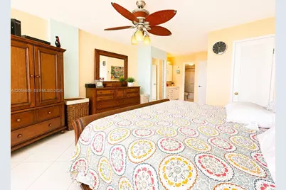 7135 Collins Ave #701, Miami Beach, FL 33141 - Photo 15