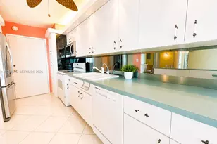 7135 Collins Ave, Miami Beach, FL 33141 - Photo 5