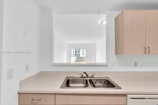 50 Menores Ave, Coral Gables, FL 33134 - Photo 17