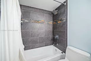 7601 E Treasure Dr, North Bay Village, FL 33141 - Photo 33