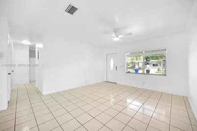 304 SW 77th Ave, North Lauderdale, FL 33068 - Photo 9