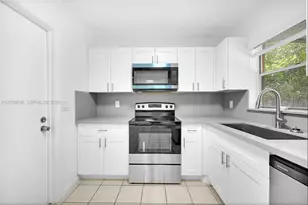304 SW 77th Ave, North Lauderdale, FL 33068 - Photo 15
