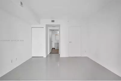 1300 Brickell Bay Dr #2005, Miami, FL 33131 - Photo 21
