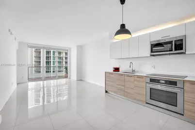 1300 Brickell Bay Dr #2005, Miami, FL 33131 - Photo 9