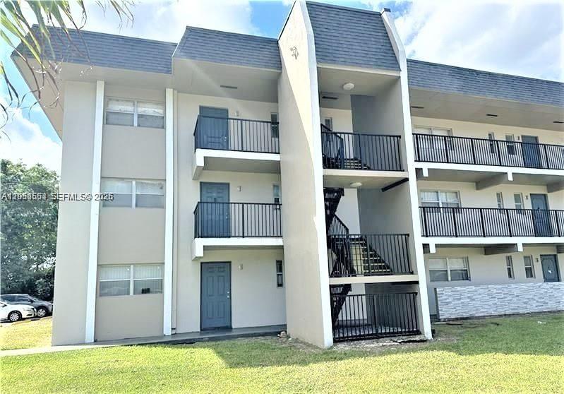 7911 N Colony Cir N #202 - 7911 N Colony Cir N #202, Tamarac, FL 33321 Luxury Property | Jose Angel Pina