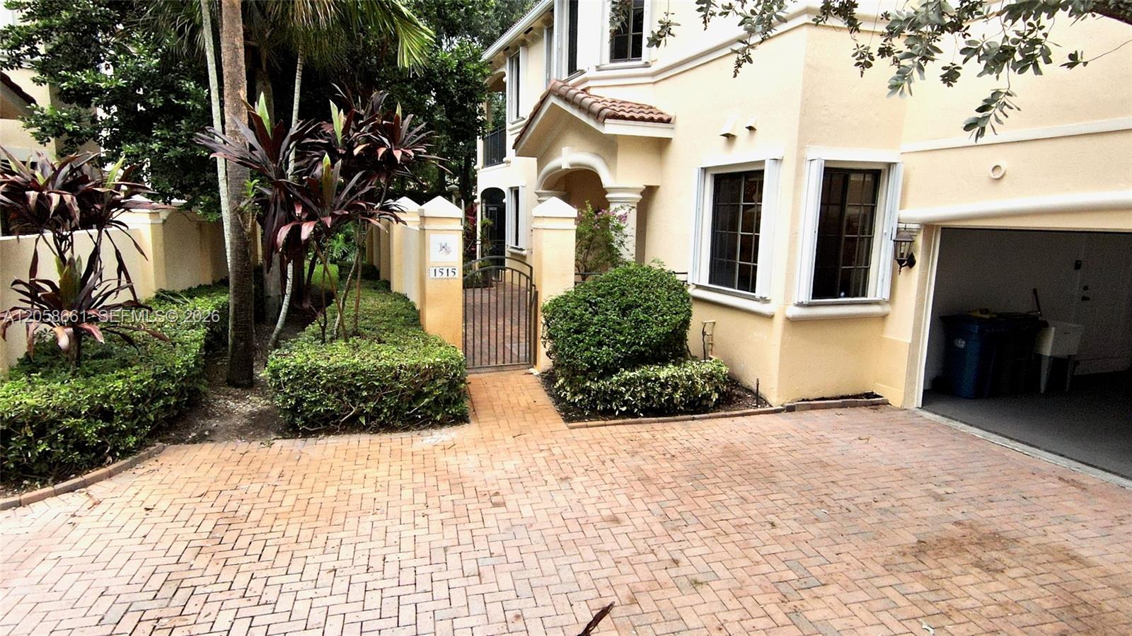 1515 Passion Vine Cir #2-1 - 1515 Passion Vine Cir #2-1, Weston, FL 33326 Luxury Property | Jose Angel Pina