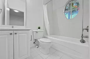 10573 SW 6th St, Pembroke Pines, FL 33025 - Photo 13